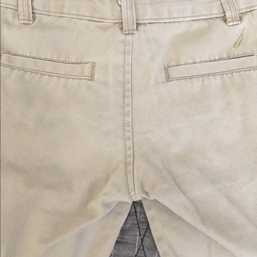 Shorts - Picture 3 of 5